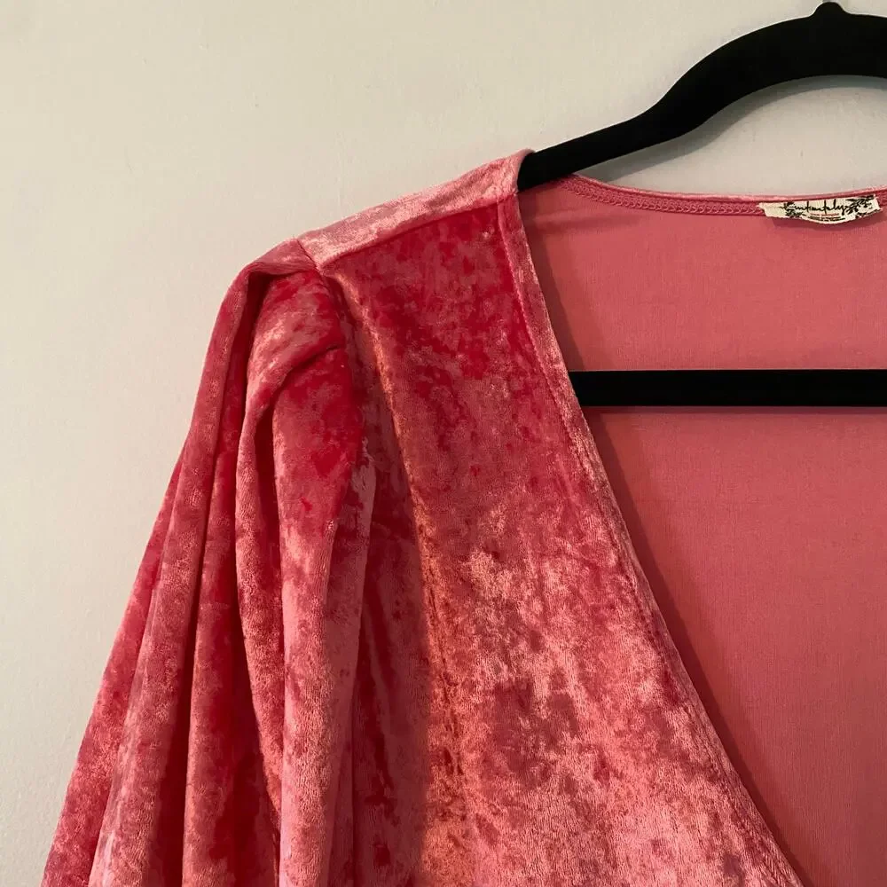 Free People Intimately Don't You Wish Pink Crushed Velvet Puff Sleeve Bodysuit - Picture 4 of 11